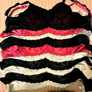 Bundle of 10 Wacoal bras size 36DDD, style 85720
Used, good condition.